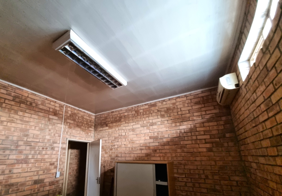 Commercial Property for Sale in Lower Bo-dorp North West